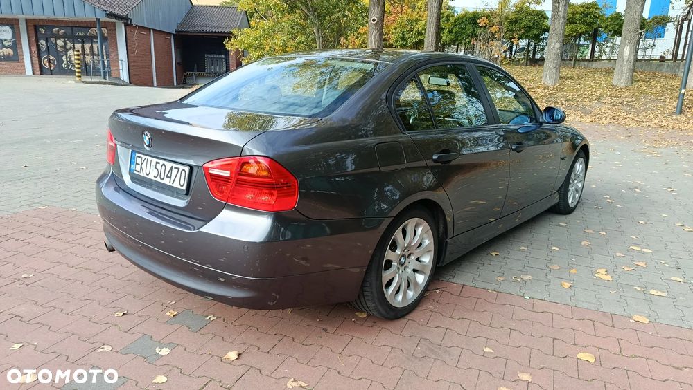 BMW Seria 3 318i - 8