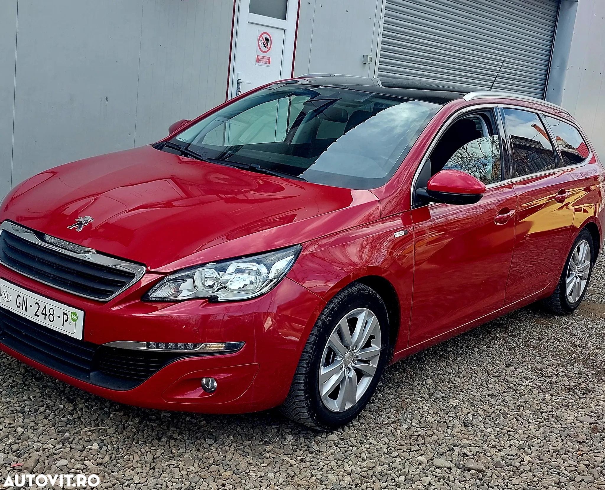 Peugeot 308 1.2 L PureTech Turbo Active - 12
