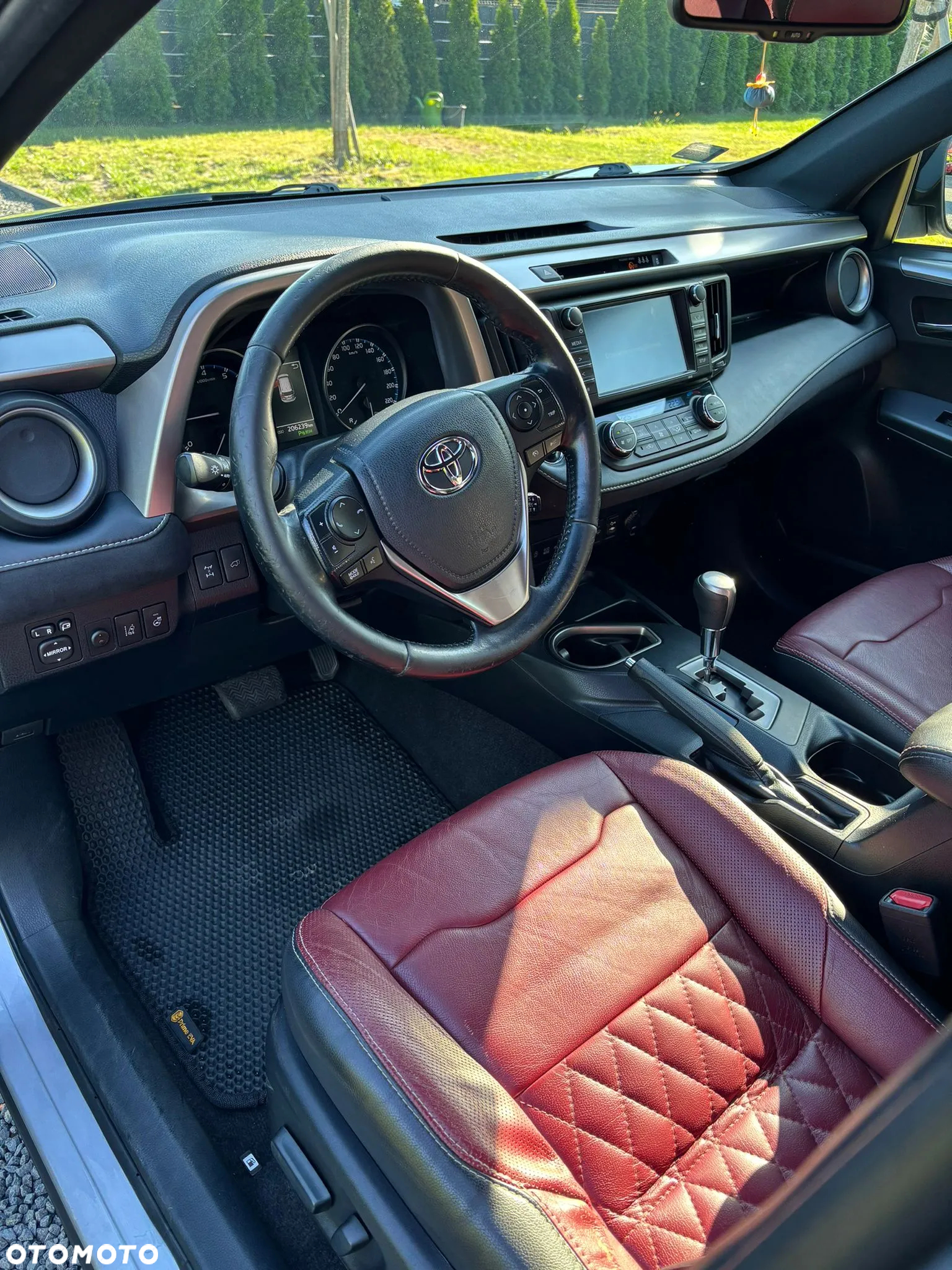 Toyota RAV4 - 10