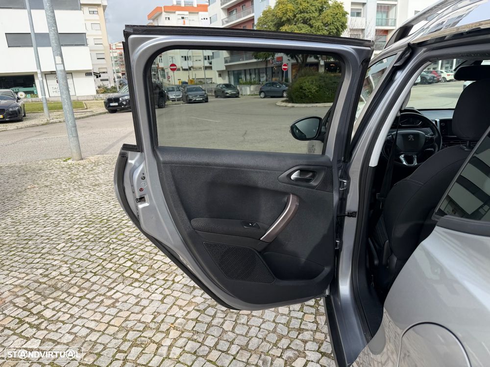 Peugeot 2008 1.6 BlueHDi Style - 17