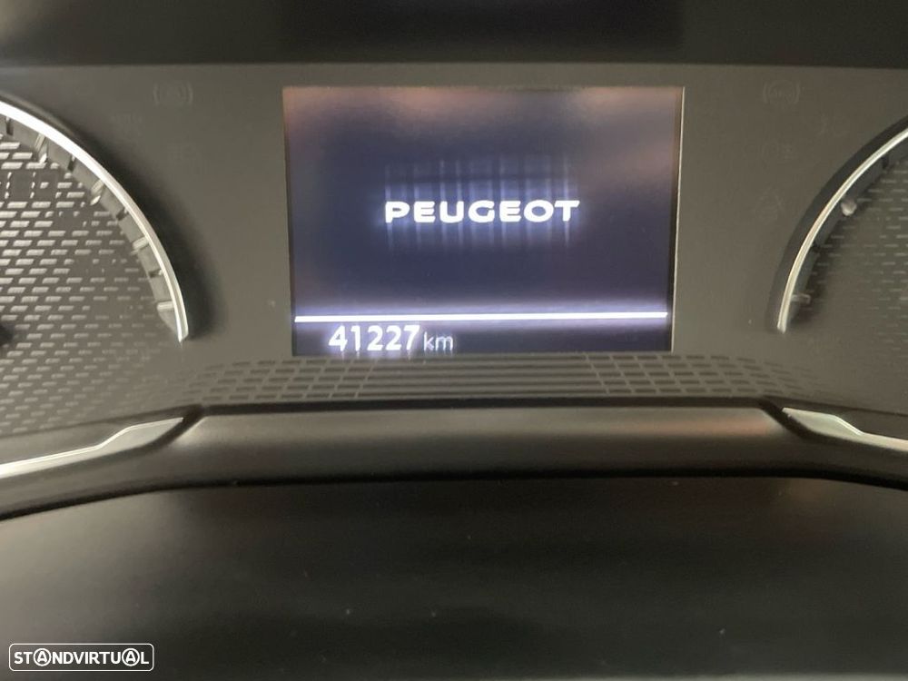 Peugeot 2008 1.2 PureTech Active Pack - 9