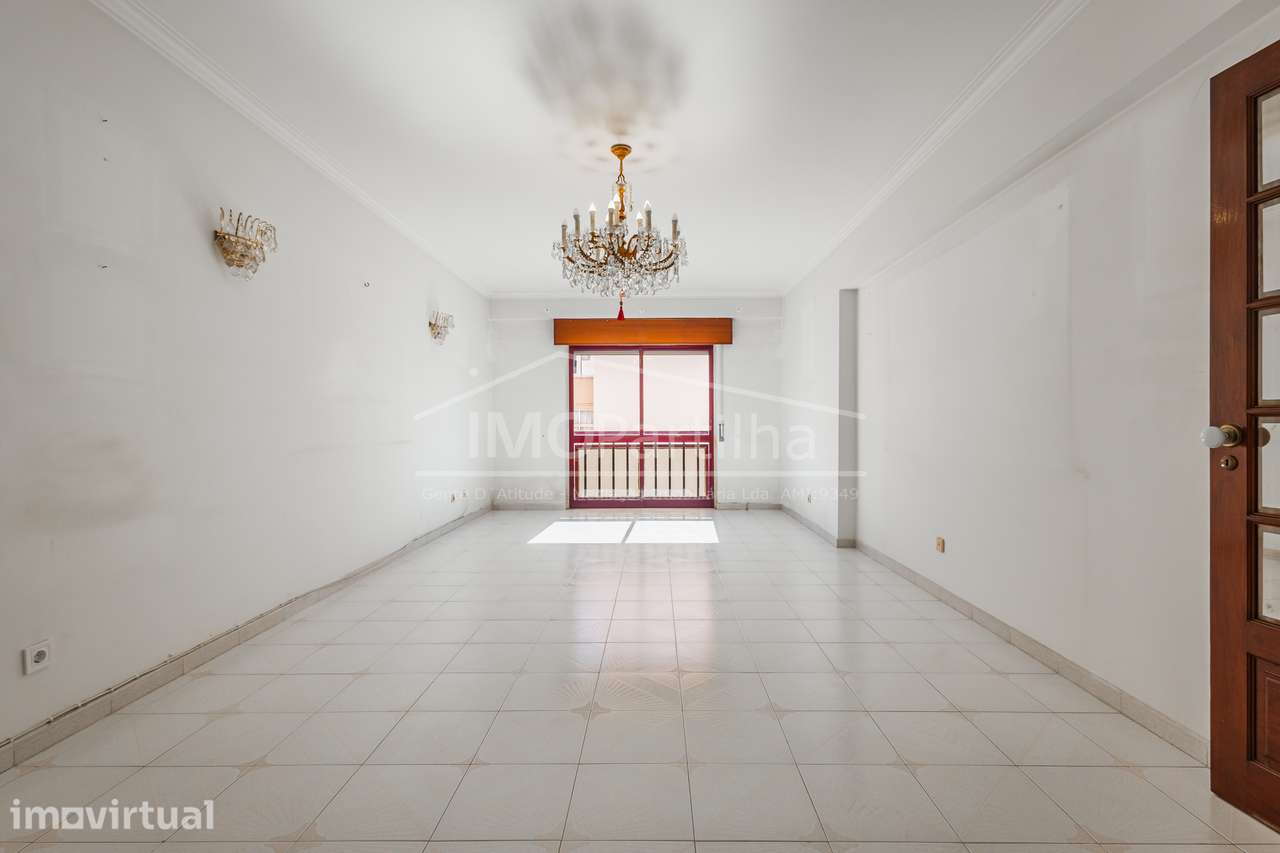 Apartamento T3 C/ Garagem na Agualva - Cacém - Grande imagem: 2/25