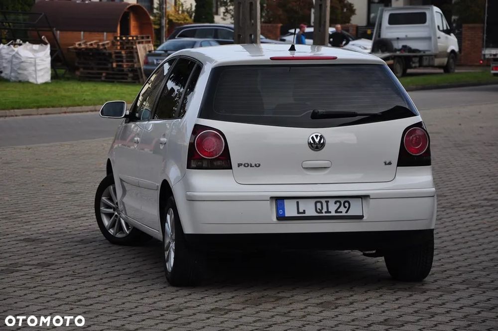 Volkswagen Polo 1.4 Comfortline - 14