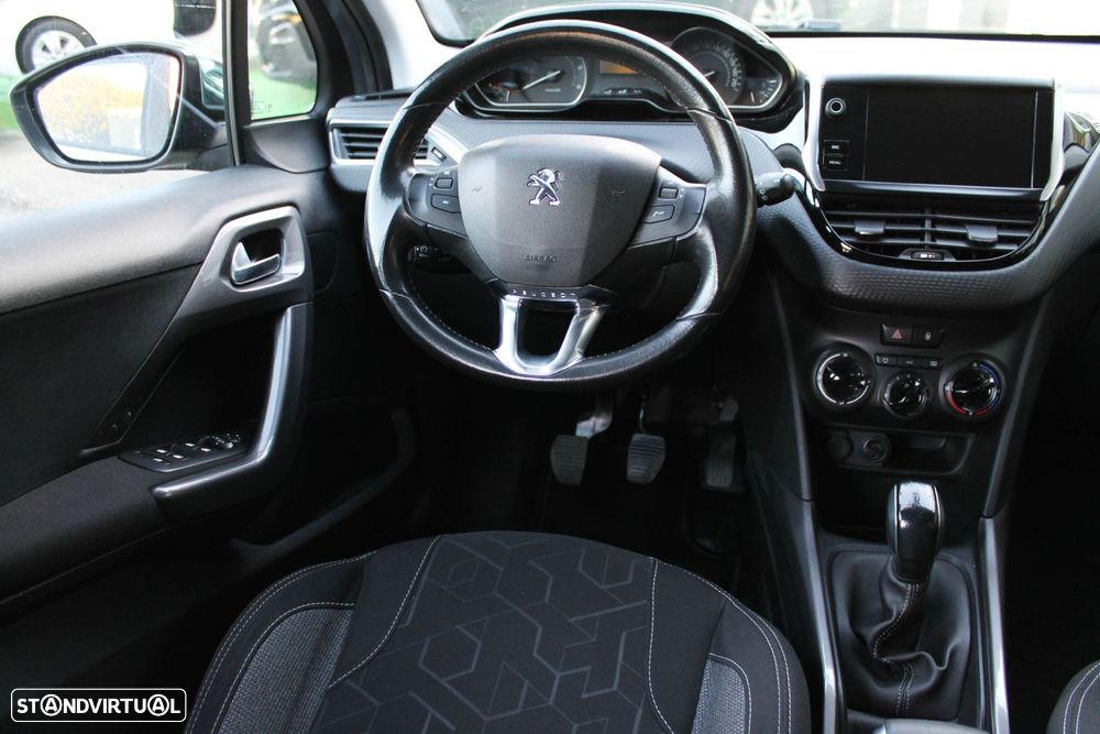 Peugeot 2008 1.6 BlueHDi Style - 33