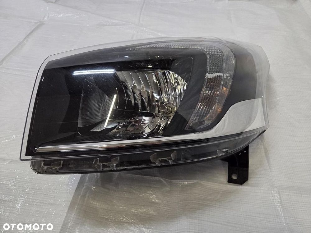 OPEL VIVARO B II LAMPA LEWA PRZÓD 260602711R - 2