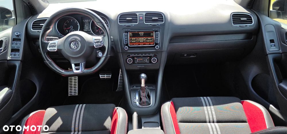 Volkswagen Golf 2.0 GTI DSG adidas - 25