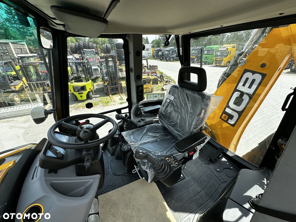 JCB 3CX PRO - 19