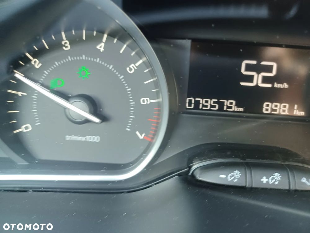 Peugeot 208 1.2 PureTech Style - 13