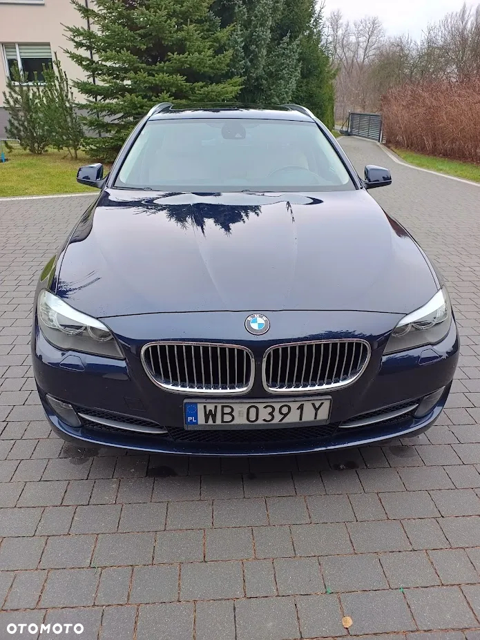BMW Seria 5 528i Touring - 2