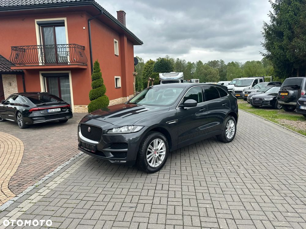Jaguar F-Pace - 1