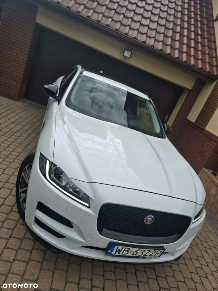 Jaguar F-Pace 2.0 i4D AWD R-Sport - 11