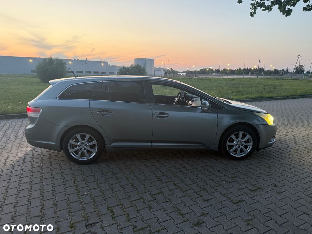 Toyota Avensis 2.0 D-4D Sol - 12