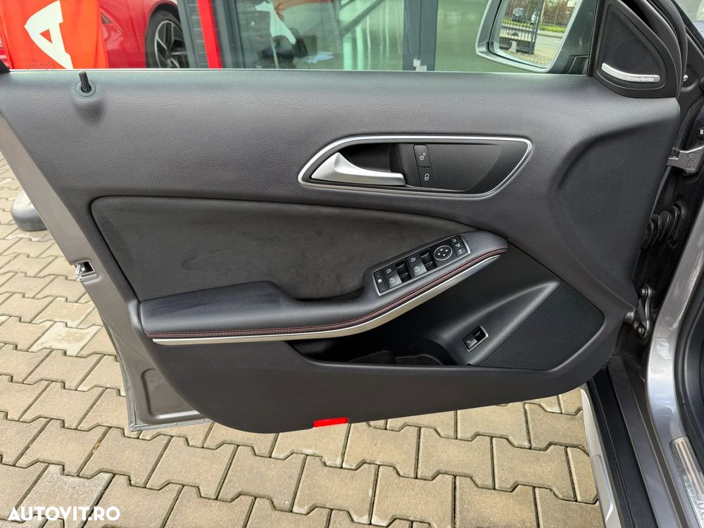 Mercedes-Benz GLA 220 CDI 4Matic 7G-DCT AMG Line - 22