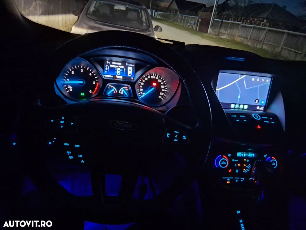 Ford Kuga 2.0 TDCi 4WD Powershift Titanium - 3