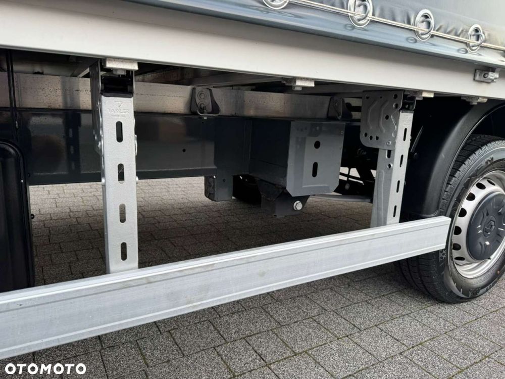 Renault Master Nowa Sztuka Salon Polska - 32