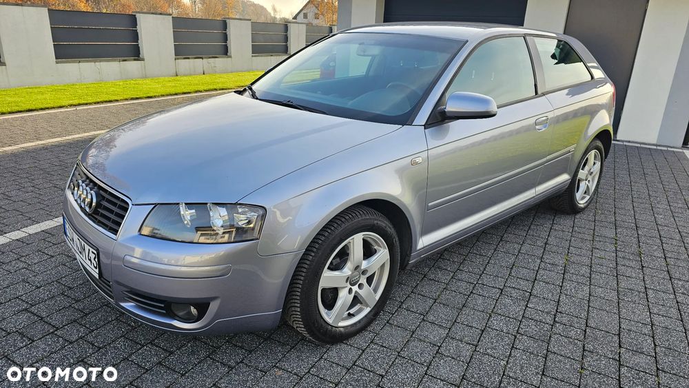 Audi A3 3-drzwiowe 1.6 Attraction - 1