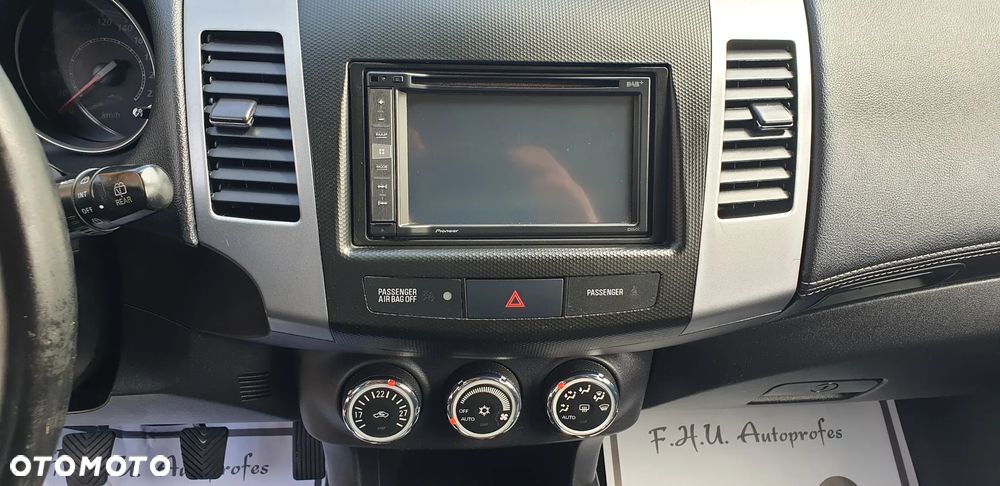 Mitsubishi Outlander - 20