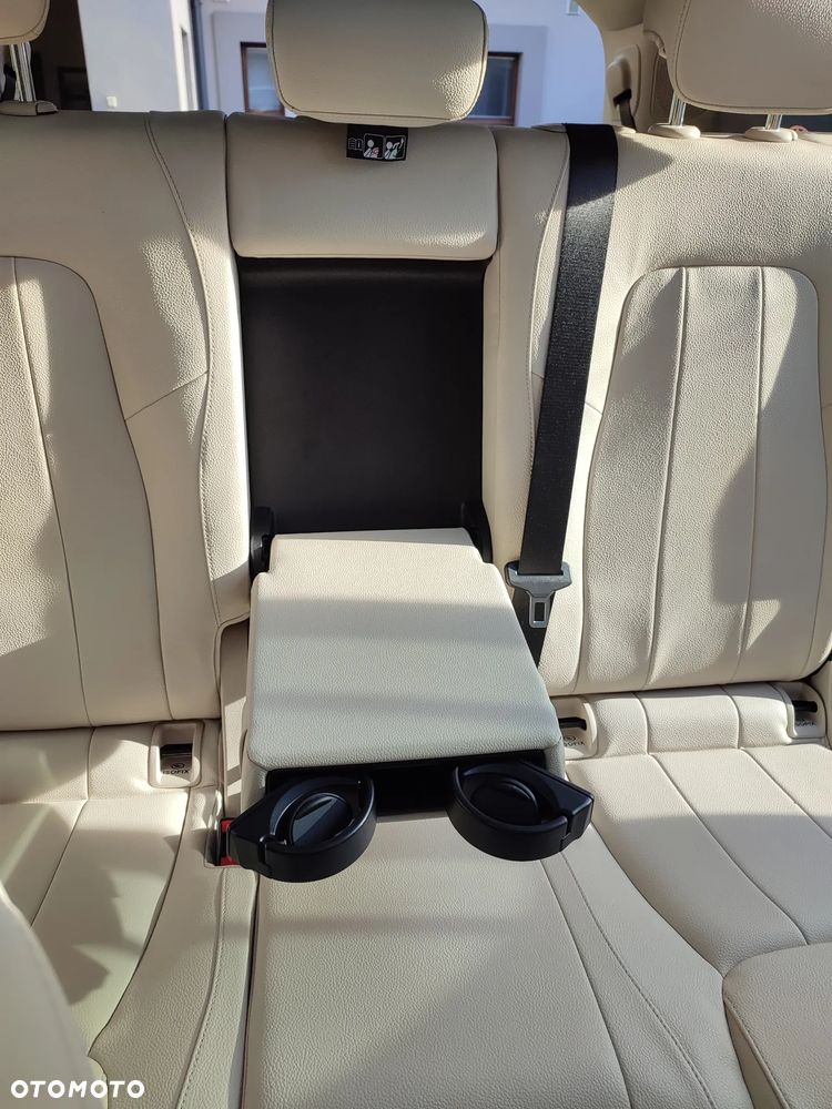 Mercedes-Benz GLB 250 4-Matic 8G-DCT - 14