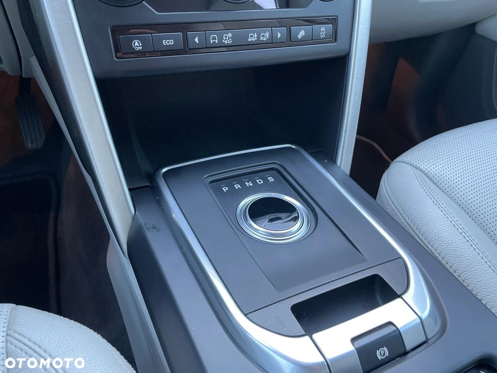 Land Rover Discovery Sport TD4 HSE Luxury - 28