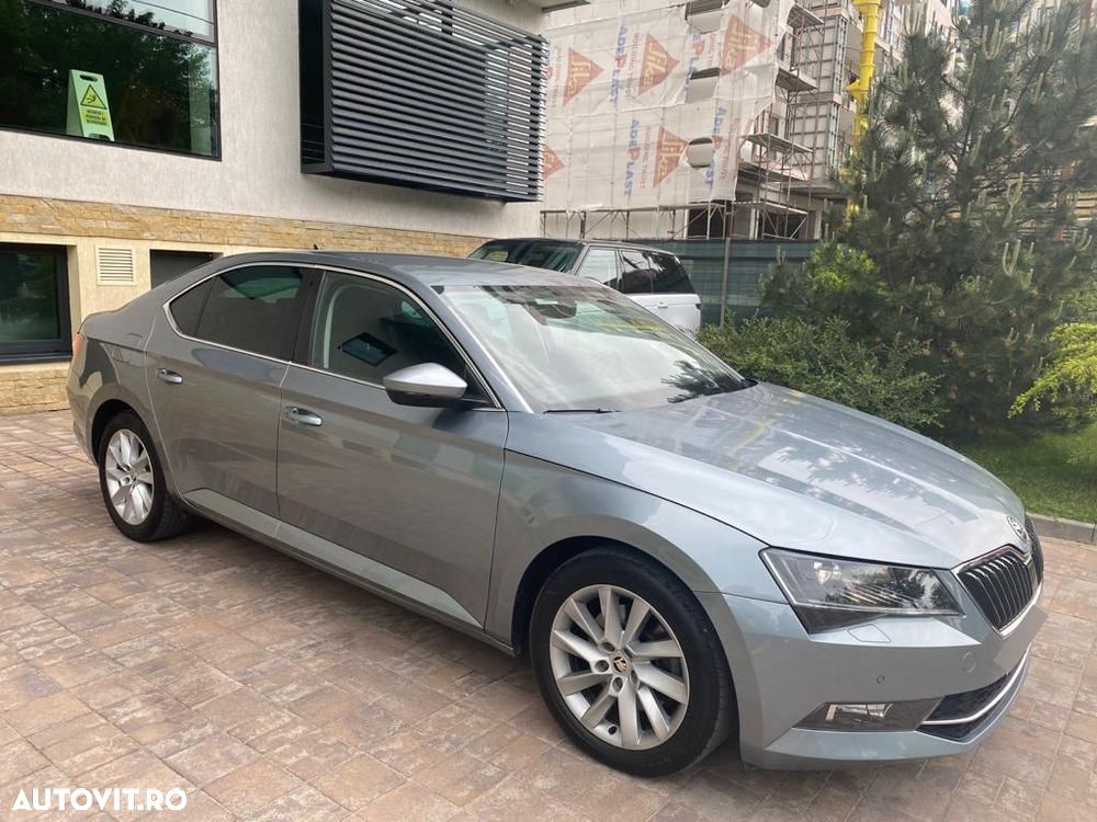 Skoda Superb 2.0 TDI DSG Sportline - 2