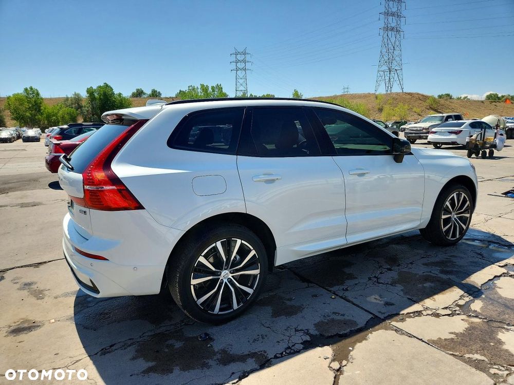Volvo XC 60 B5 B AWD Plus Bright - 4
