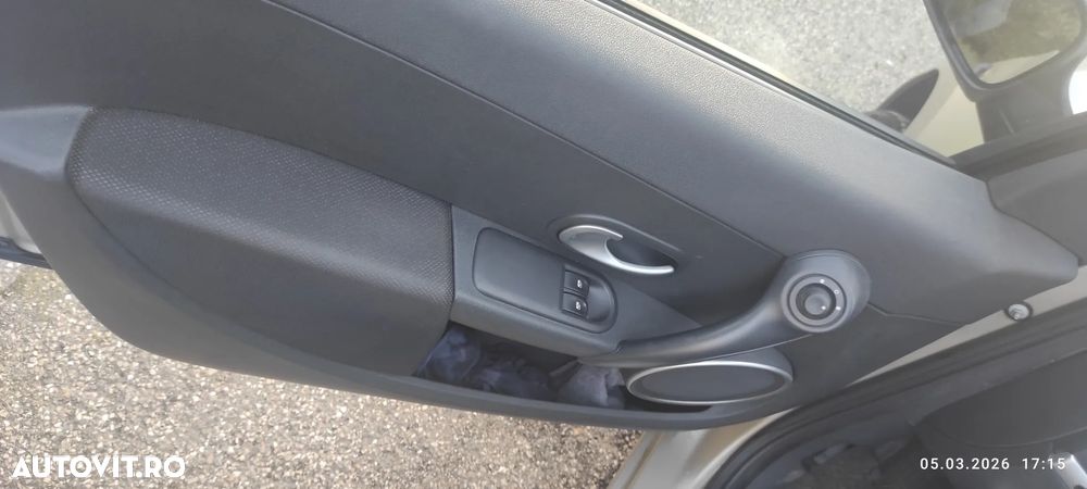 Renault Clio III 1.2 Dynamique - 4