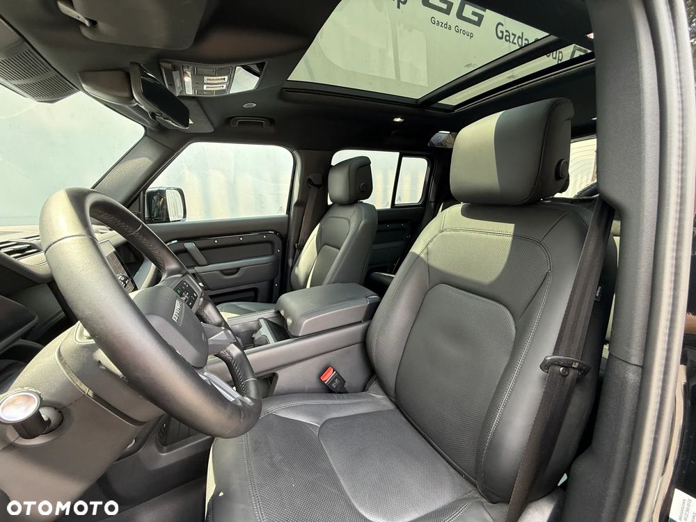 Land Rover Defender 3.0 D300 mHEV X-Dynamic SE - 16