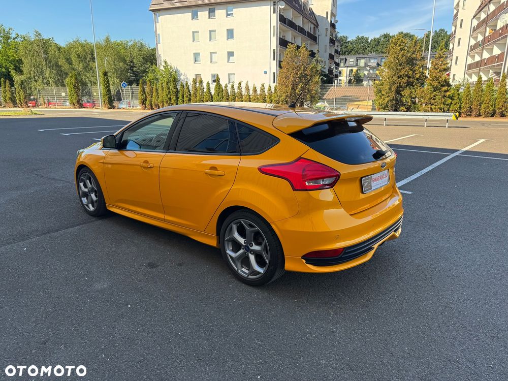 Ford Focus ST - 5
