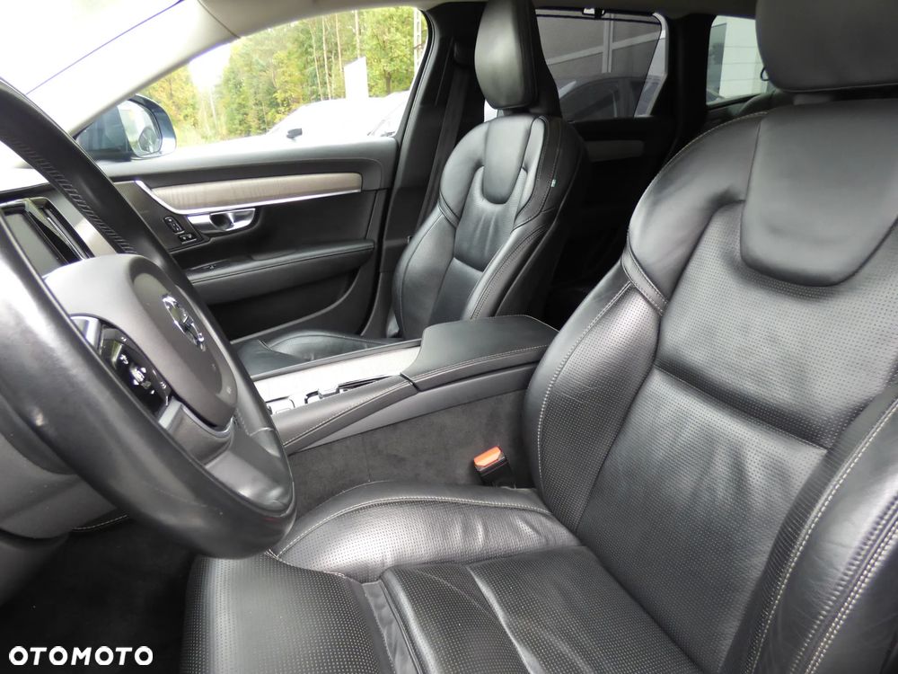 Volvo V90 2021