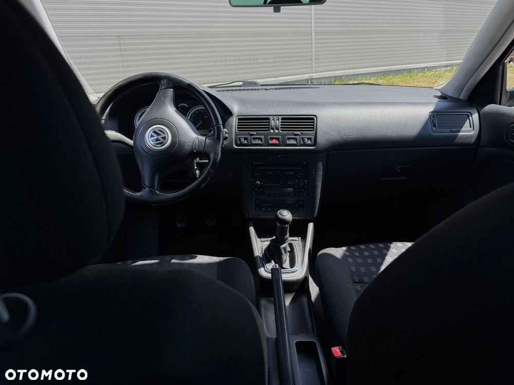 Volkswagen Bora Variant 1.6 Comfortline - 21