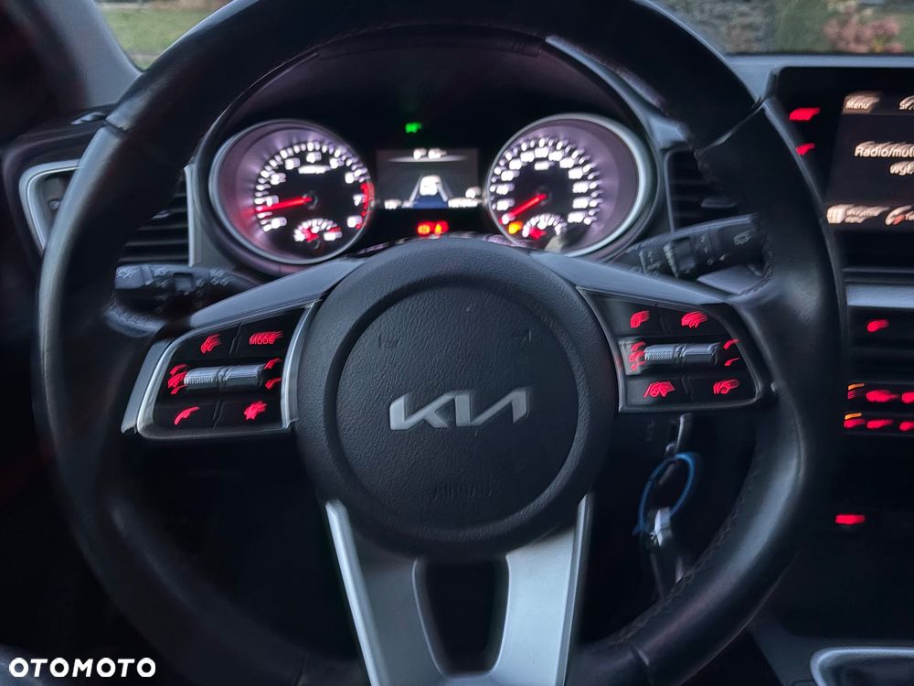 Kia Ceed 1.5 T-GDI M - 10