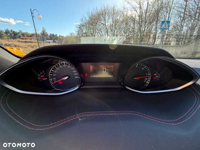 Peugeot 308 - 8