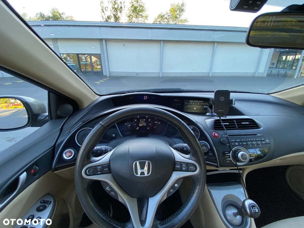 Honda Civic 1.8 Executive - 3