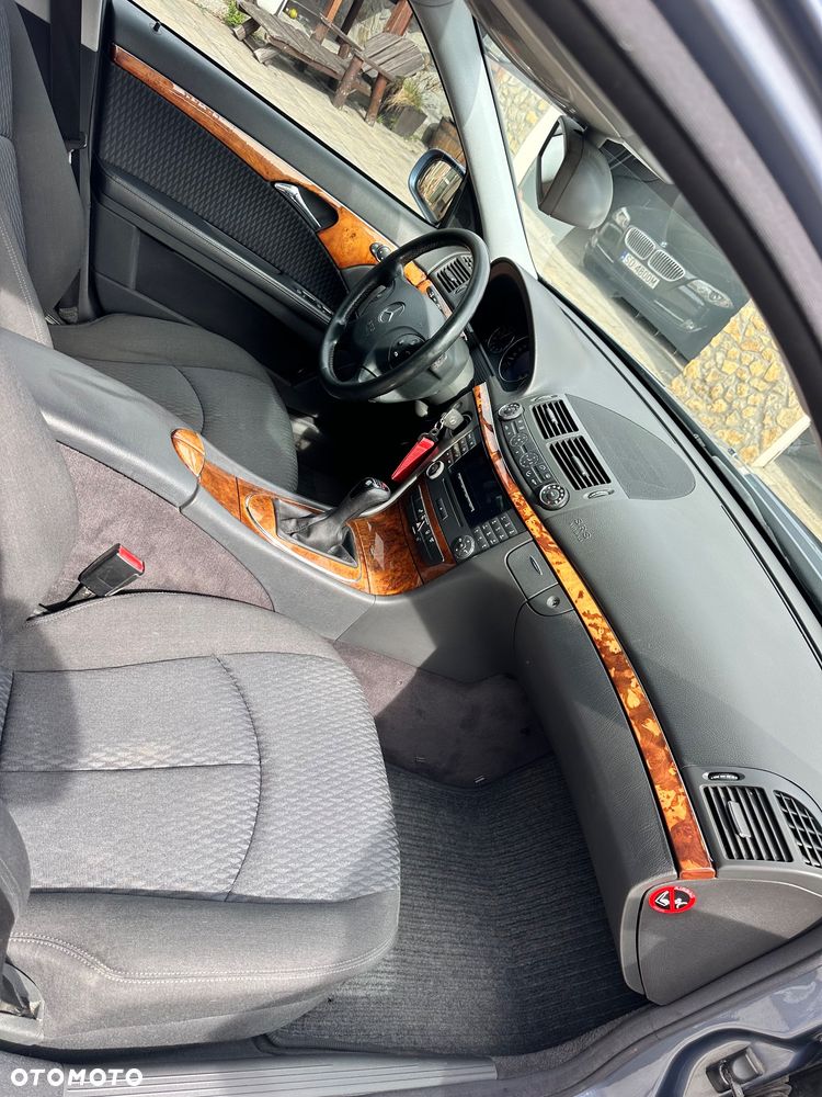 Mercedes-Benz Klasa E 240 Elegance - 8