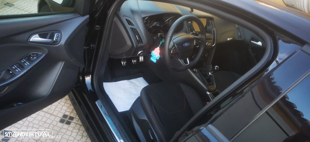 Ford Focus SW 1.5 TDCi ST-Line - 9