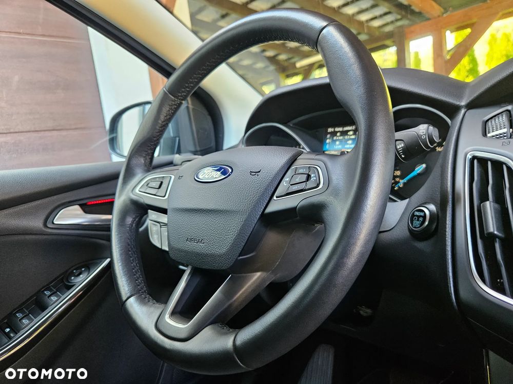 Ford Focus - 25