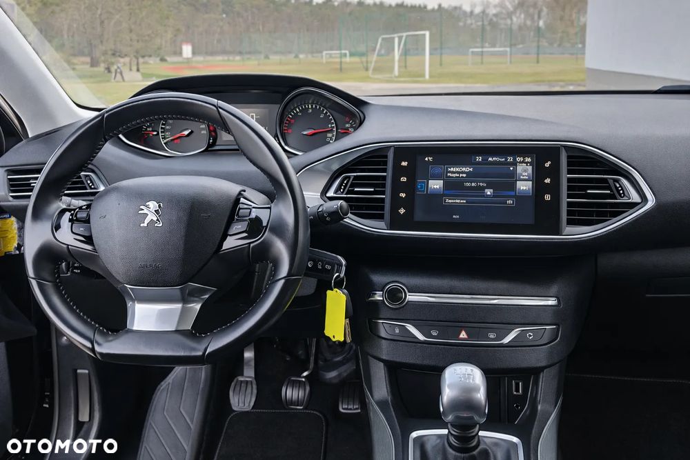 Peugeot 308 1.6 BlueHDi Allure S&S - 16