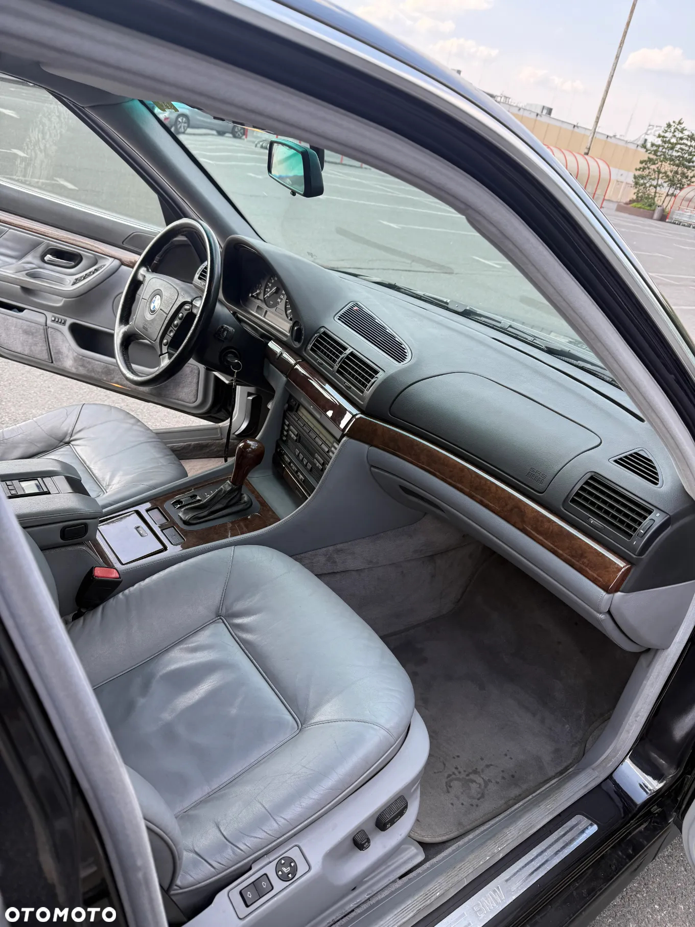BMW Seria 7 740iL - 25