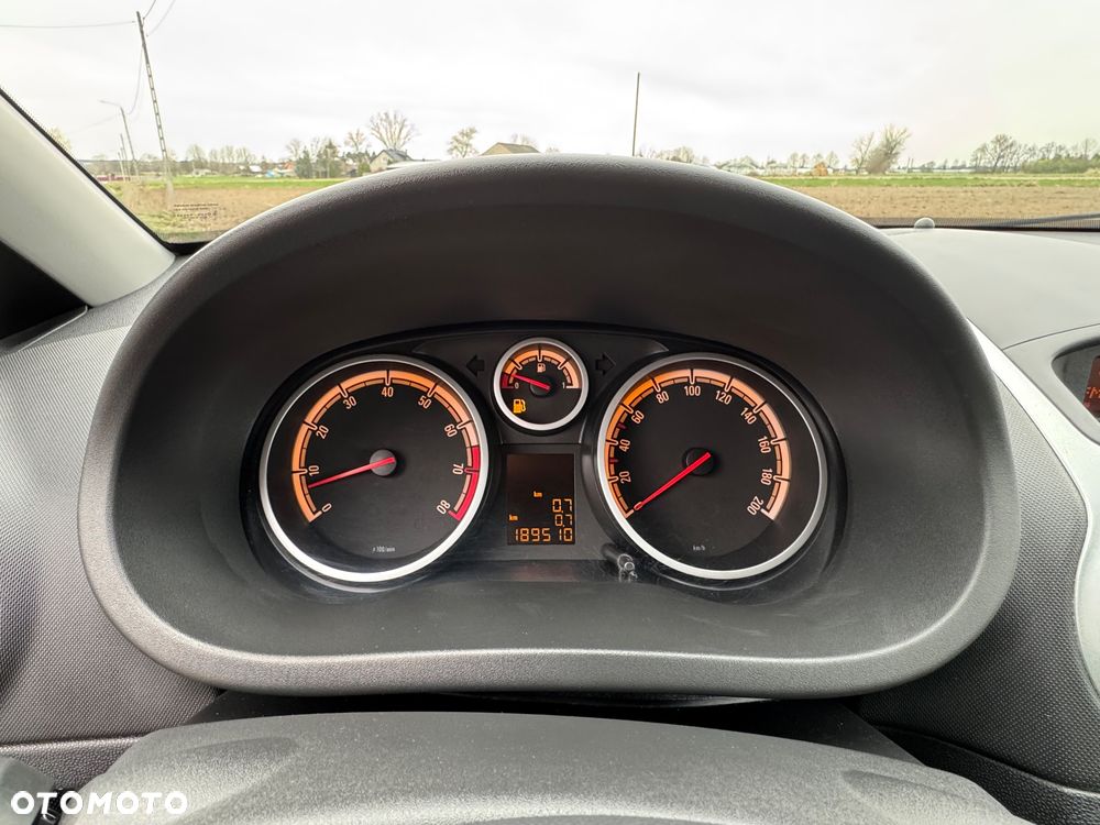 Opel Corsa 1.4 16V Edition 150 - 10