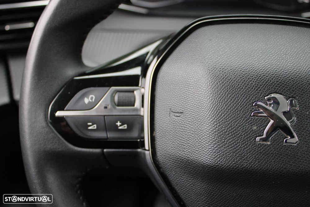 Peugeot 208 1.2 PureTech Active Pack - 11