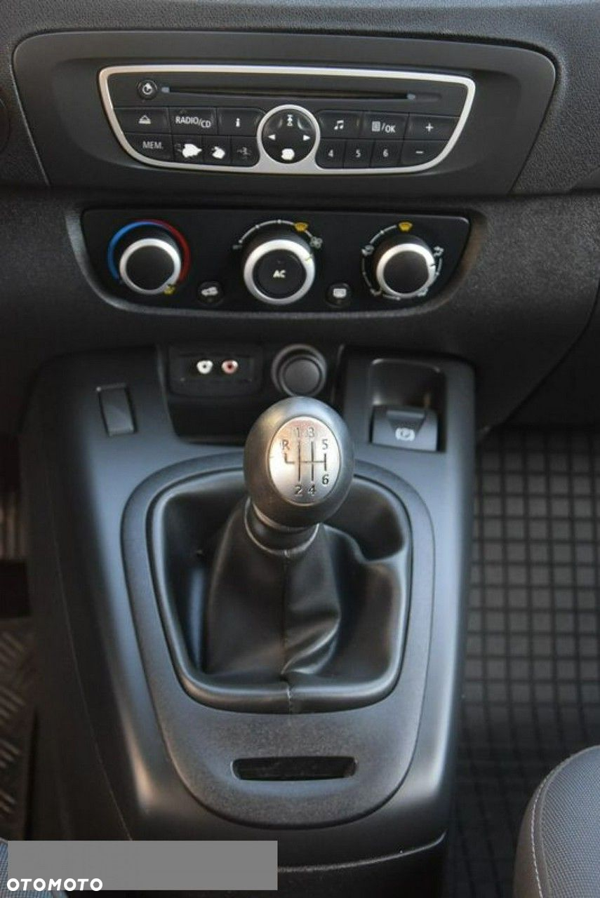 Renault Scenic 1.6 16V 110 Expression - 19