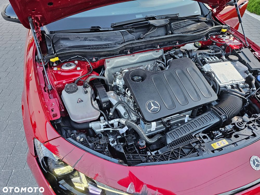 Mercedes-Benz CLA 200 mHEV 8G-DCT - 24