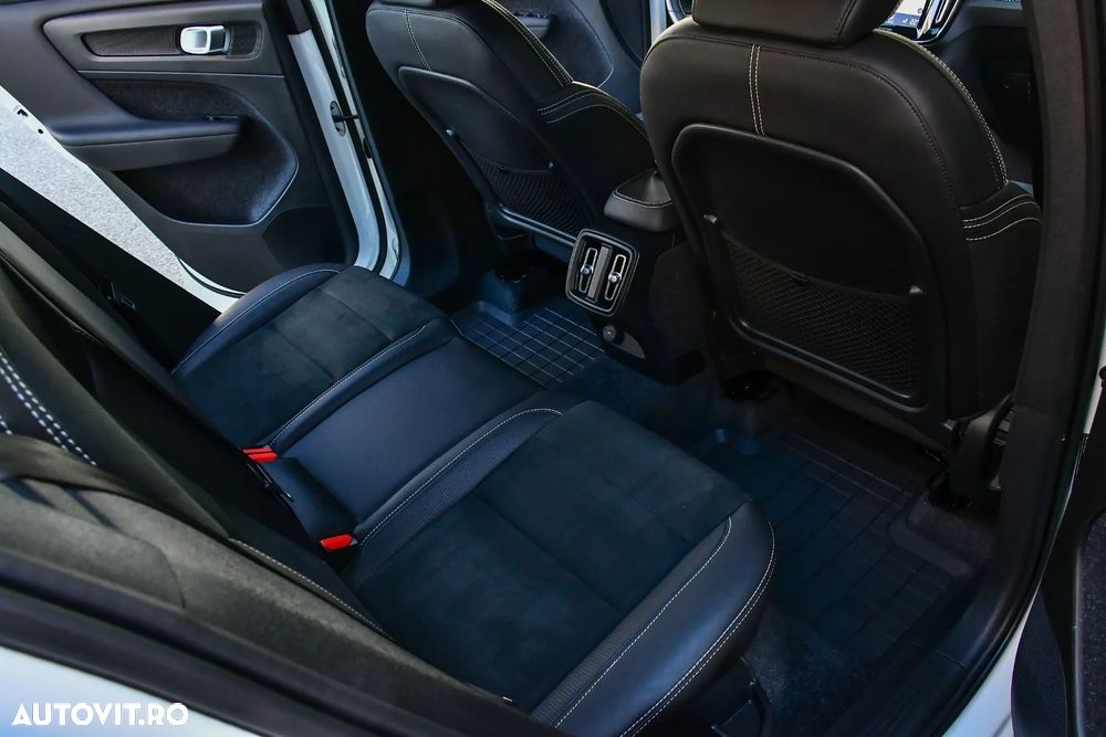 Volvo XC 40 D4 AWD Geartronic R-Design - 23