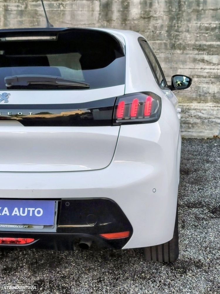 Peugeot 208 PureTech 100 EAT8 Allure - 22