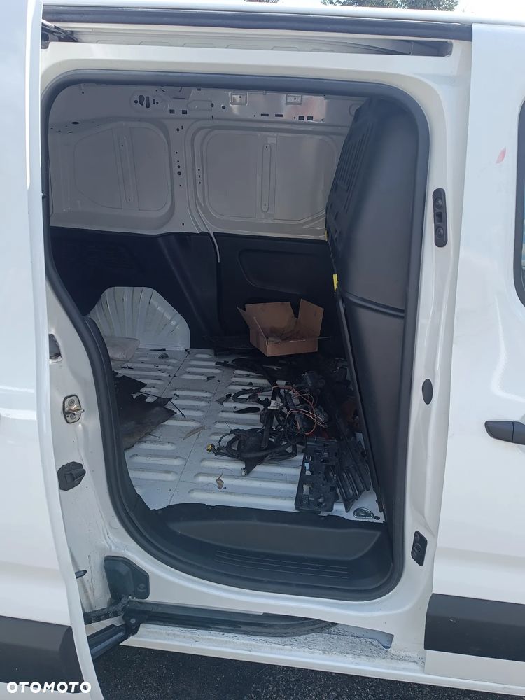 Toyota proace city partner 2022r - 15