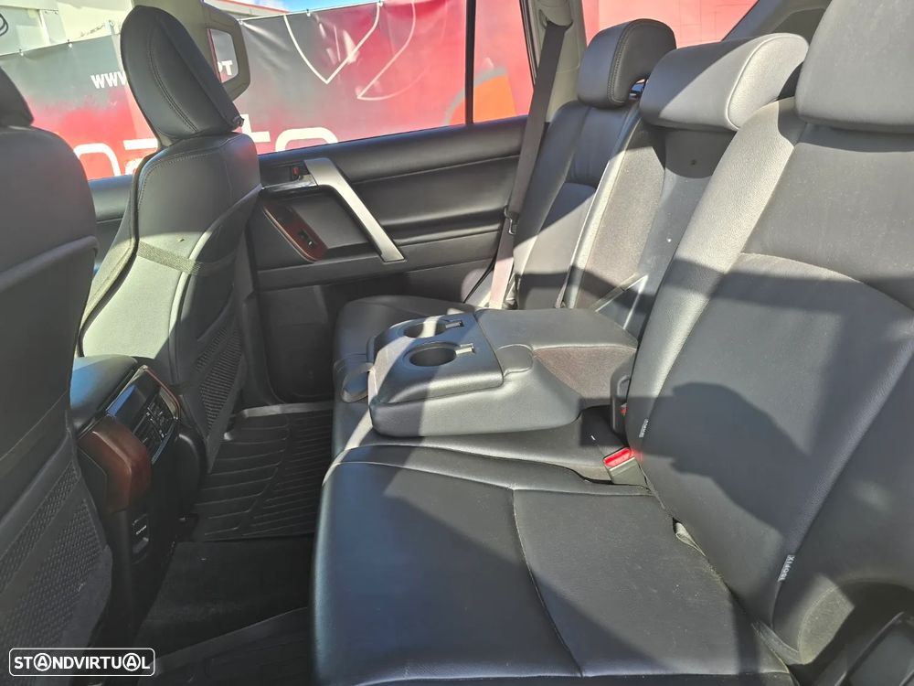 Toyota Land Cruiser 3.0 D-4D Auto TEC-Edition - 8