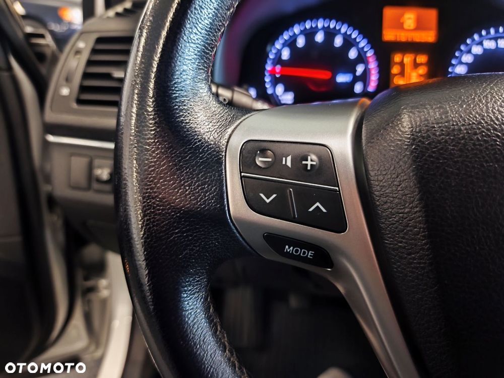 Toyota Avensis 1.8 Sol - 11