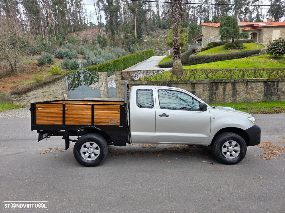 Toyota Hilux 4x4 Extra Cab Sol - 1