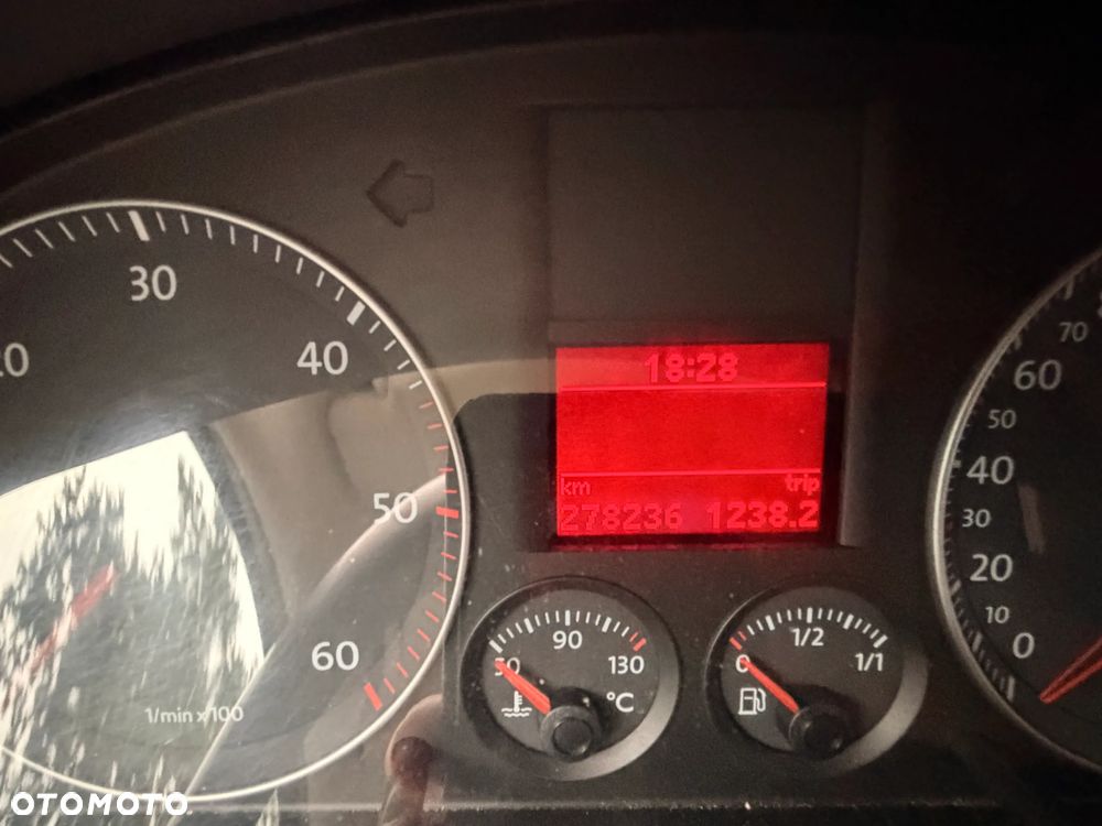 Volkswagen Touran - 5