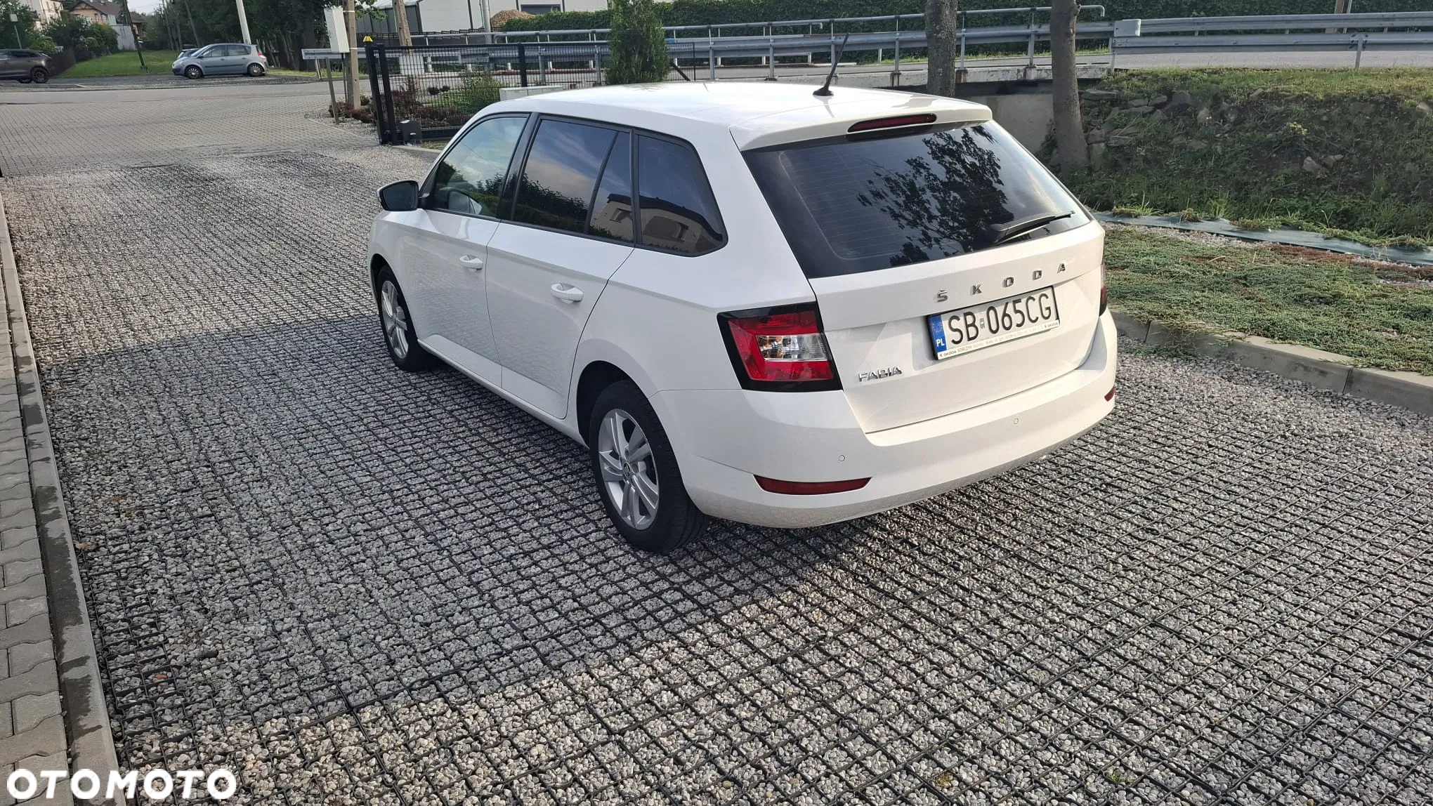 Skoda Fabia 1.0 TSI Ambition - 4